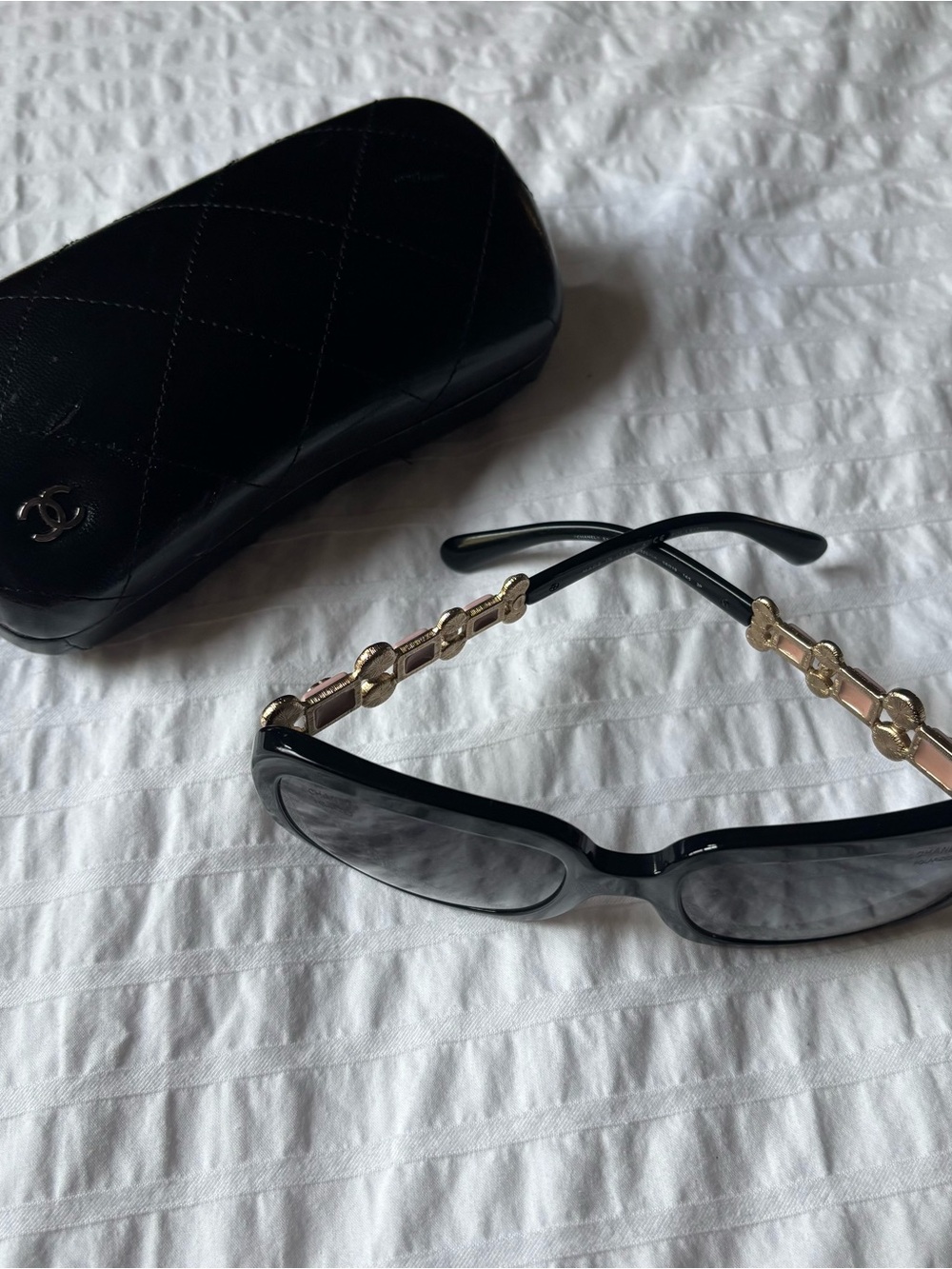 CHANEL Black Sunglasses with Pink Enamel and Pearl-Embellished Temples